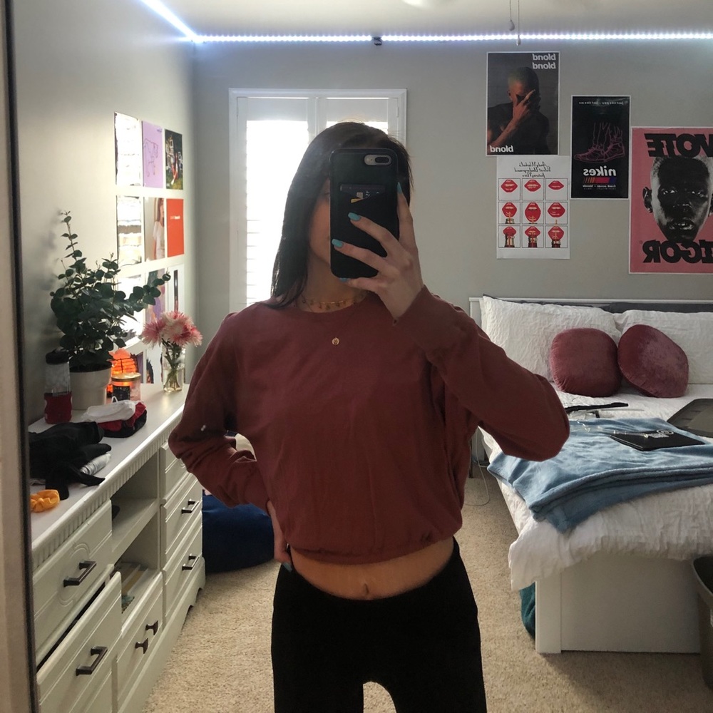 coral cropped open back long sleeve top
